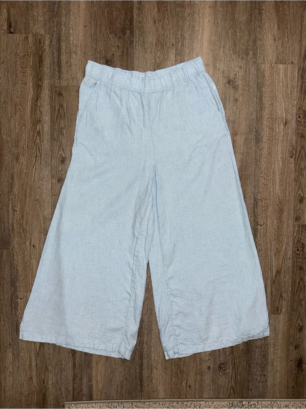 Vineyard Vines • Wide Leg Linen Pants - Picture 2 of 12